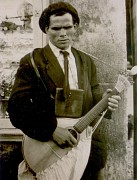 lisboa blind guitar player .jpeg